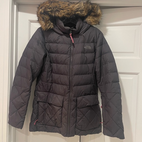 The North Face Women’s Down Puffer Jacket Faux Fur Hood Ski Coat Size M - Picture 3 of 13